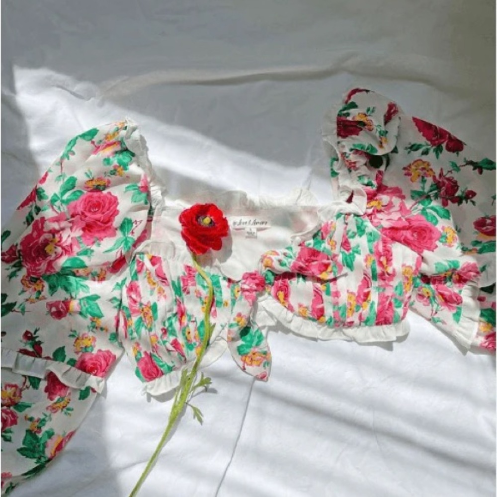 FOR LOVE & LEMONS Floral Crop Blouse